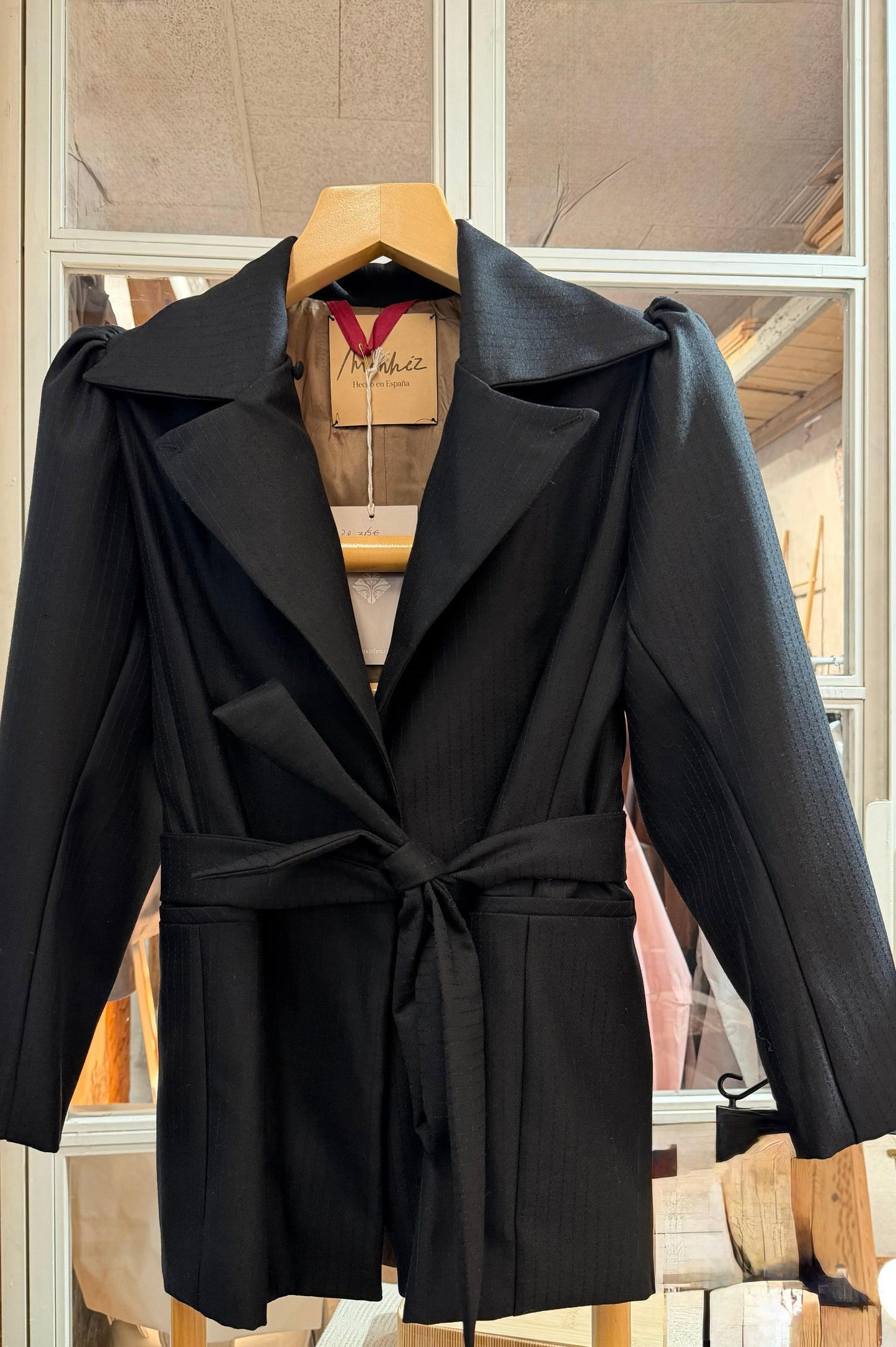 PREVENTA / Chaqueta Blossom Negra Raya Diplomática