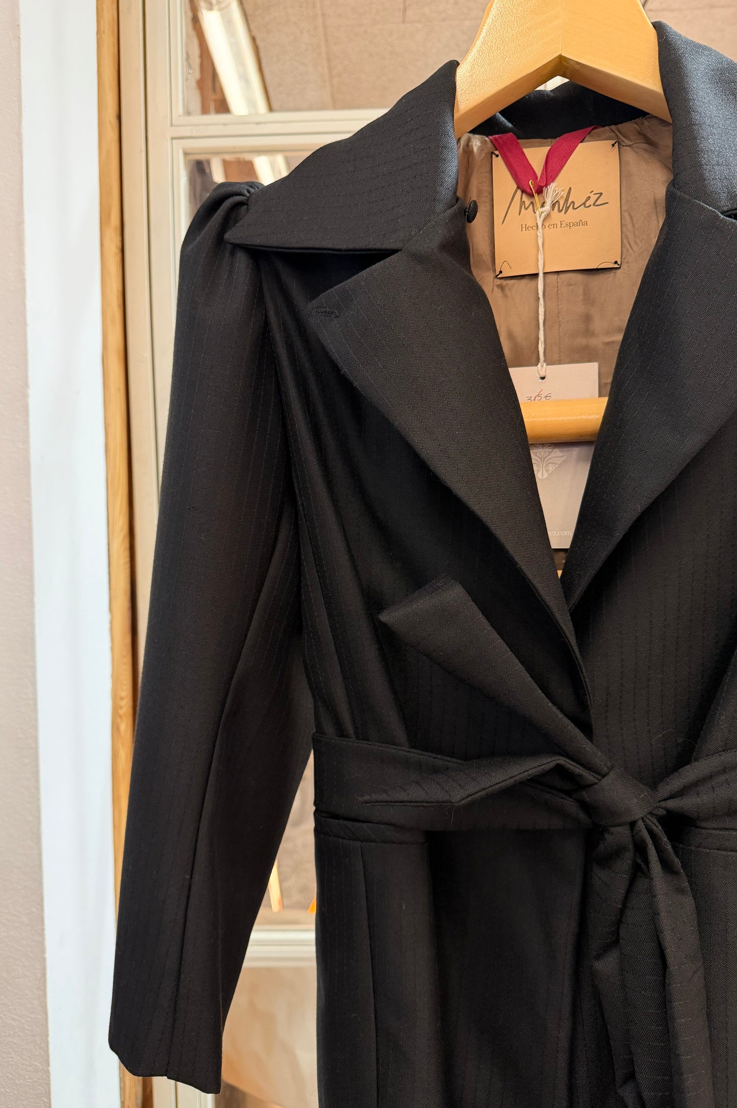 PREVENTA / Chaqueta Blossom Negra Raya Diplomática